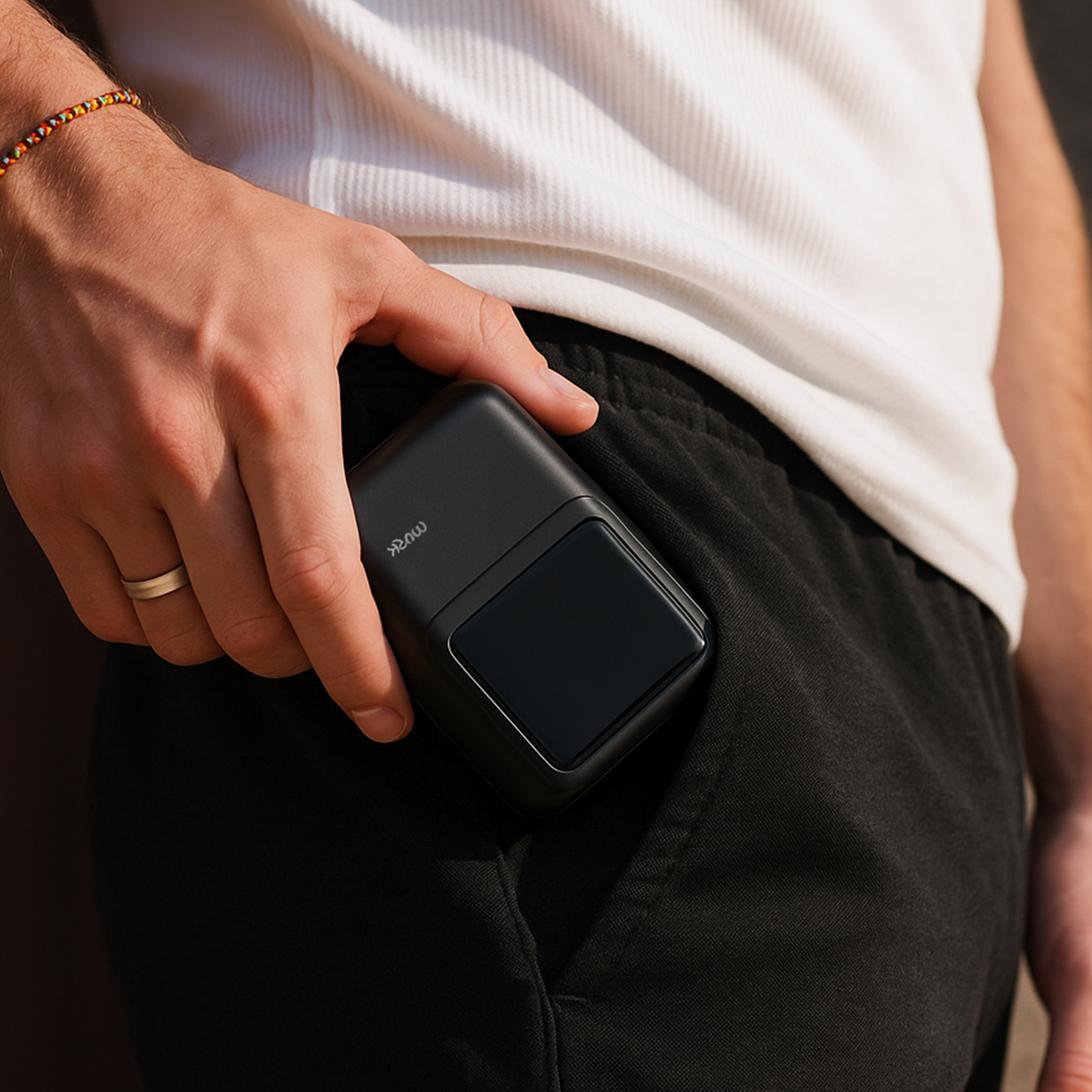 Flask 10,000mAh Wireless Power Bank with MagSafe